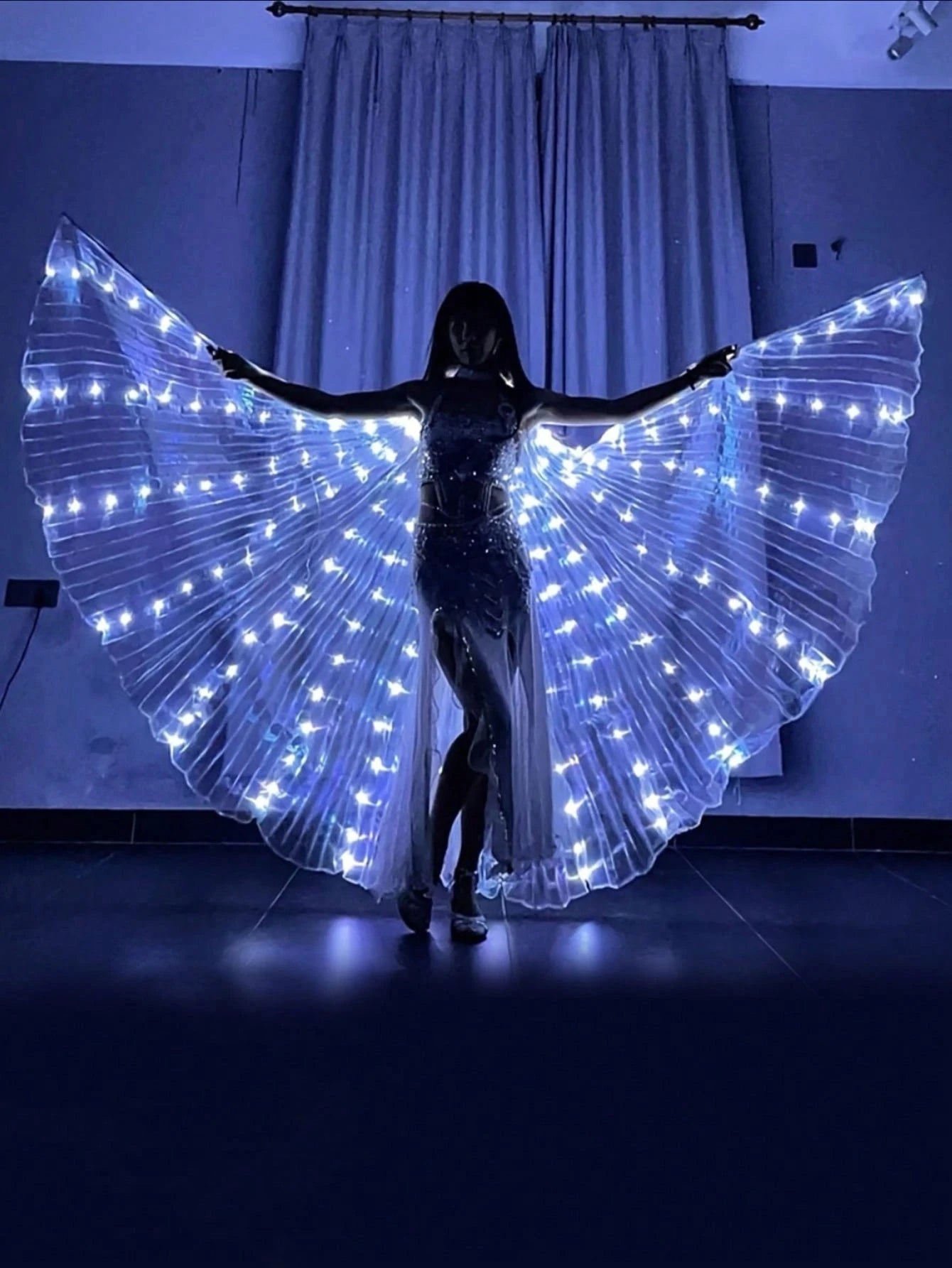 Women's Luminous Prom Costume with Glowing Wings (3 Aa Batteries Not Included), Adjustable Shoulder Straps, Suitable for Stage, Festival Celebrations, Wedding Lighting and Dance Accessories